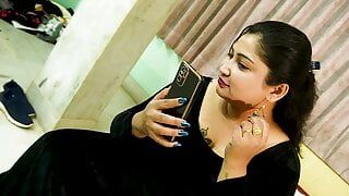 DIRTY MODEL STAY IN HOTEL AND FUCKED HER WAITER