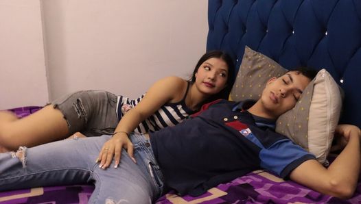 STEPSISTER OF  18 WAITS FOR HER OLDER BROTHER TO LIE DOWN SO SHE CAN TOUCH HIS HUGE COCK – AMATEUR SEX –