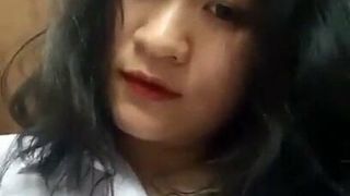 18 year old girl showing her cunt