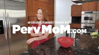 Alexa Shares Her Boyfriend’s Cock With Her Stepmom