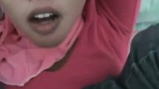 Arab wife has oral and missionary sex with facial