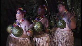 Huge milky skin slut gets her fat pussy fingered