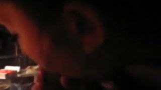 Opasno pusi malata…(sucking cock..)