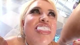 taking com in her mouth