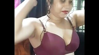 Beautiful Nela Khan sexy,gets into trouble while wearing a saree upside down