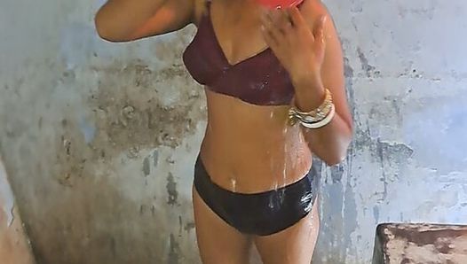 Bhabhi Suhagrat Karke bathroom per  Naha kar maja le raha hai  Hindi Solo Sex