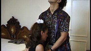 Latina lutscht schwanz nach heftigem anal fick