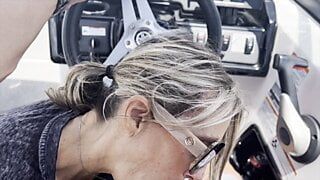 MILF Dianne Giving Boat Head